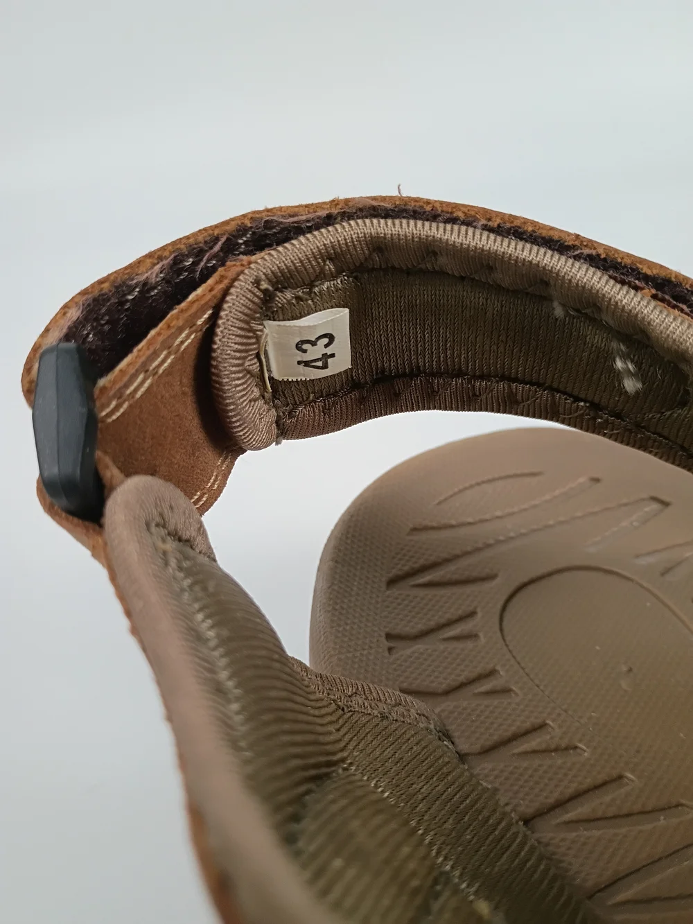 Men's Closed Toe Outdoor Hiking Trekking Sandals EU 43 / US 9.5-10 Tan Black EUC